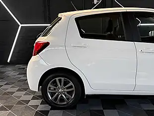 Used 2015 Toyota Yaris Icon White - Interior and Exterior details 17