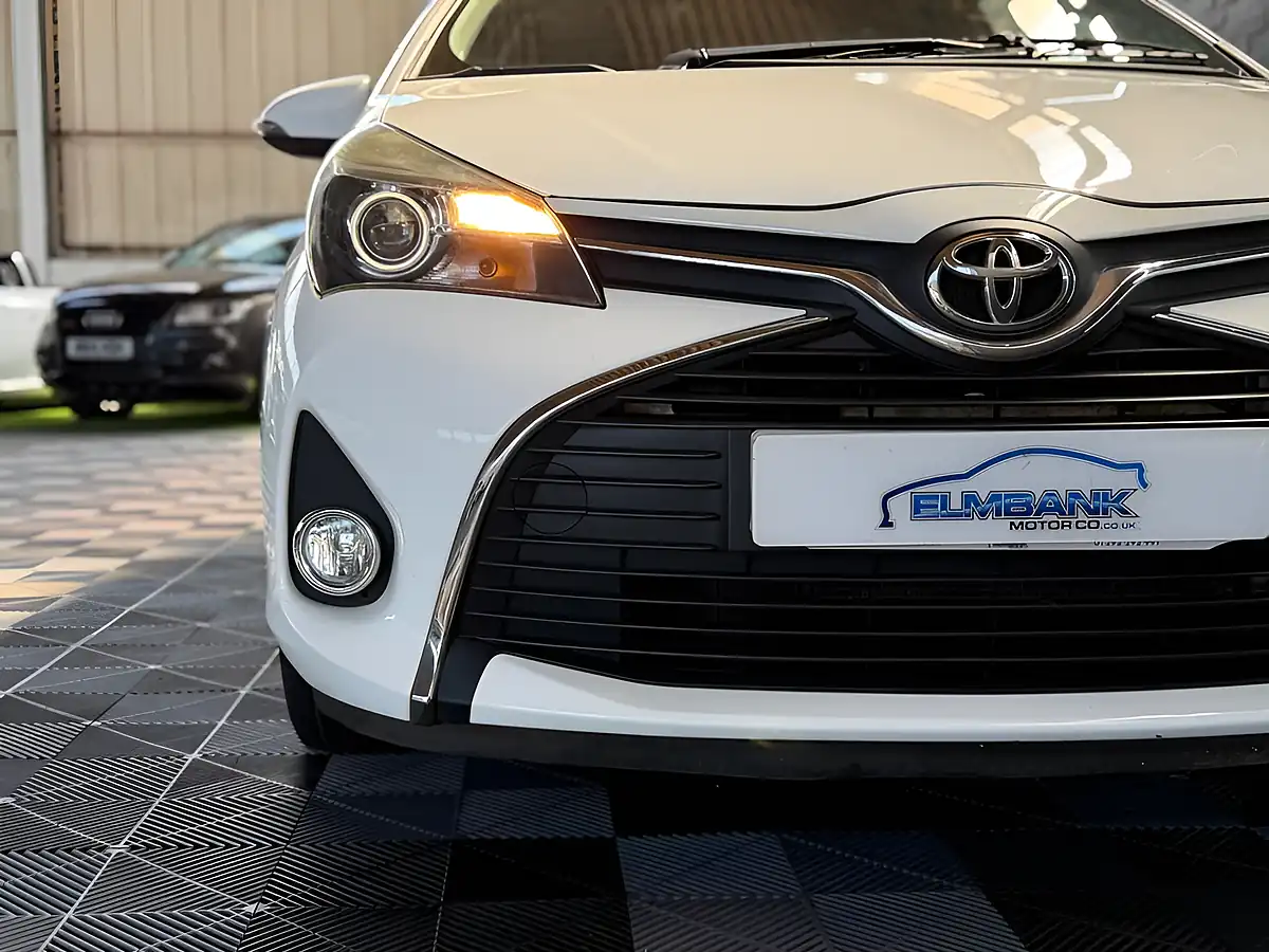 Used 2015 Toyota Yaris Icon White - Interior and Exterior details 18
