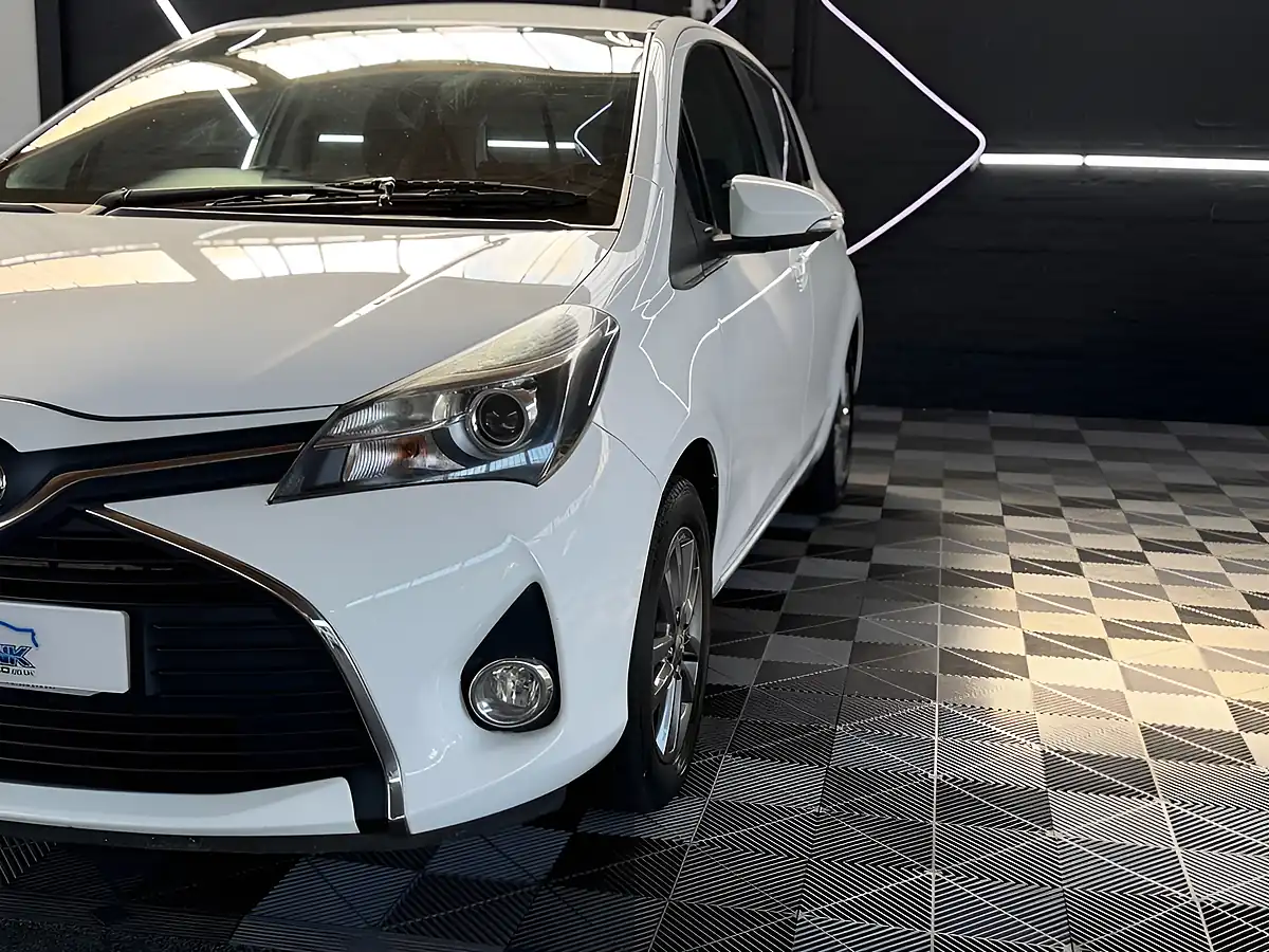 Used 2015 Toyota Yaris Icon White - Interior and Exterior details 19