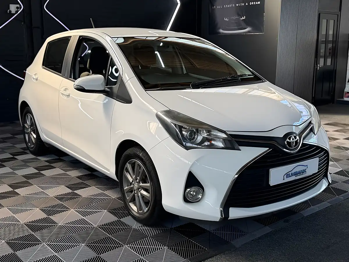 Used 2015 Toyota Yaris Icon White - Interior and Exterior details 20