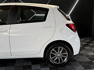 Used 2015 Toyota Yaris Icon White - Interior and Exterior details 5