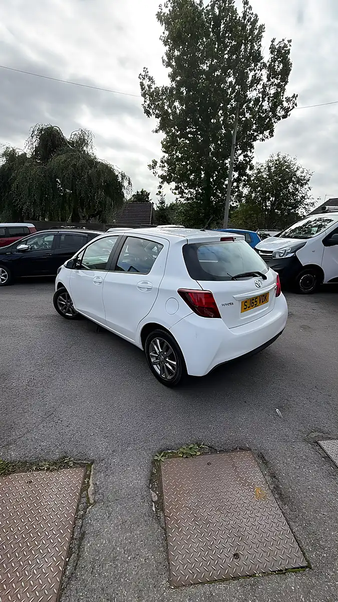 Used 2015 Toyota Yaris Icon White - Interior and Exterior details 5