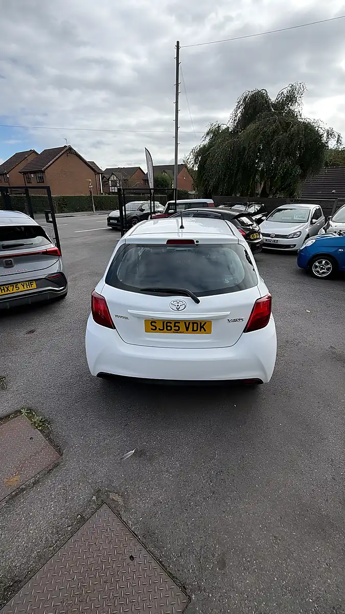 Used 2015 Toyota Yaris Icon White - Interior and Exterior details 6