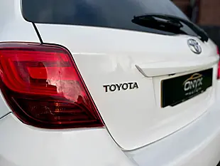 Used 2015 Toyota Yaris Sport Pure White - Interior and Exterior details 12