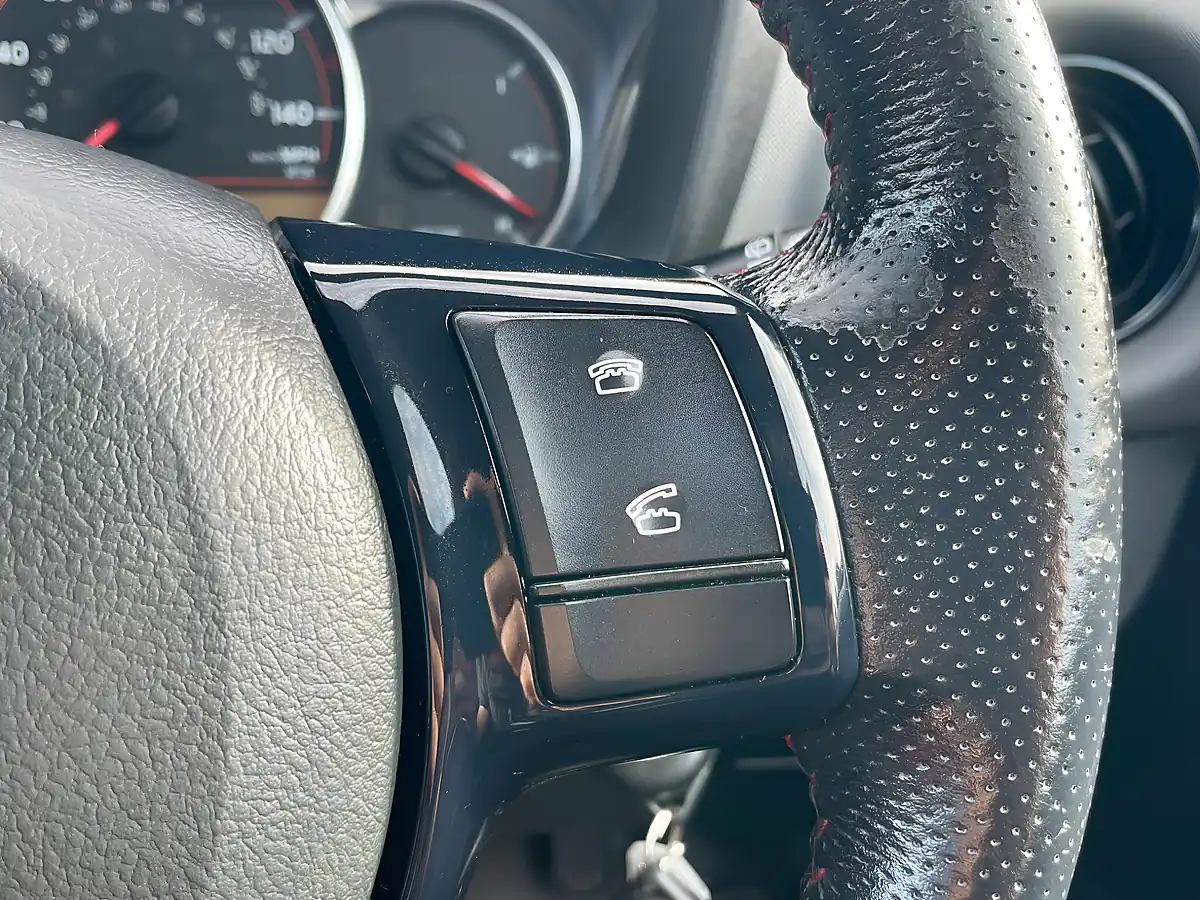 Used 2015 Toyota Yaris Sport Pure White - Interior and Exterior details 17