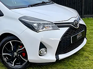Used 2015 Toyota Yaris Sport Pure White - Interior and Exterior details 3