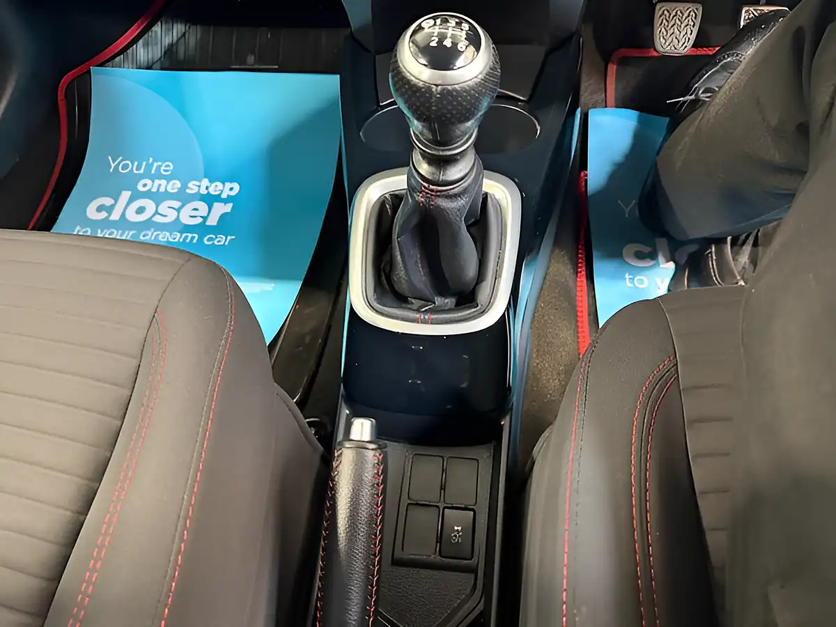 Used 2015 Toyota Yaris Sport Red - Interior and Exterior details 20