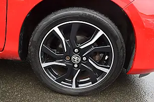 Used 2015 Toyota Yaris Sport Red - Interior and Exterior details 4