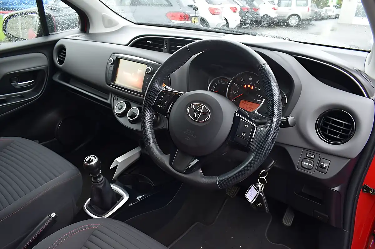 Used 2015 Toyota Yaris Sport Red - Interior and Exterior details 5