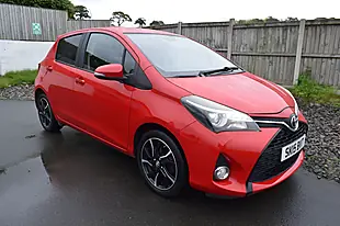 Used 2015 Toyota Yaris Sport Red - Interior and Exterior details 9