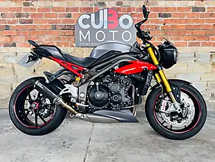 Used 2015 Triumph Speed Triple 1050 R Grey - Interior and Exterior details 2