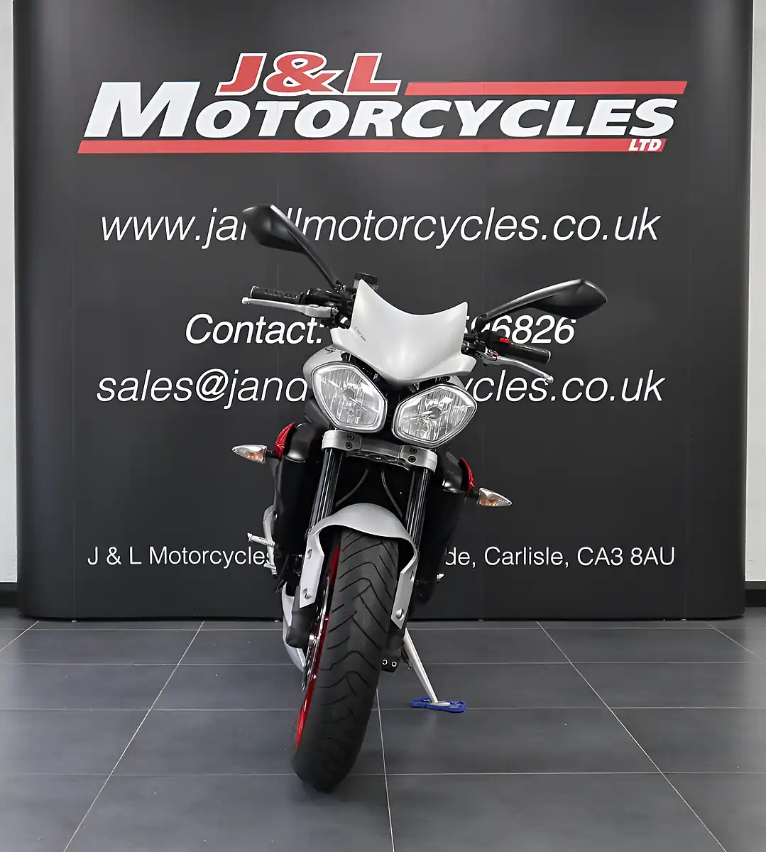 Used 2015 Triumph Street Triple Rx - Interior and Exterior details 3