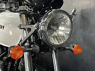 Used 2015 Triumph Thruxton 900 Ace Cafe Special Edition White - Interior and Exterior details 12