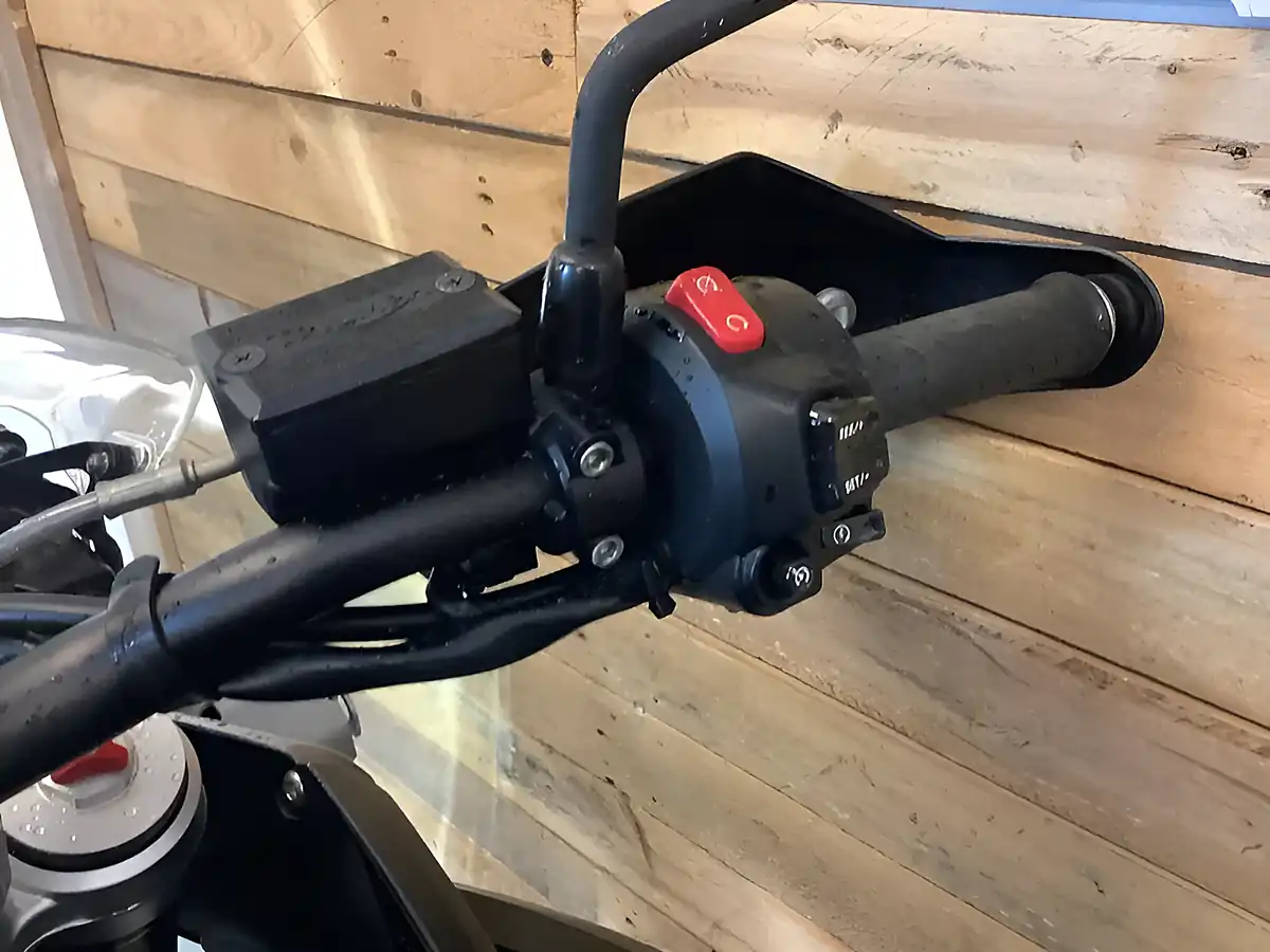 Used 2015 Triumph Tiger Xcx Blue - Interior and Exterior details 11