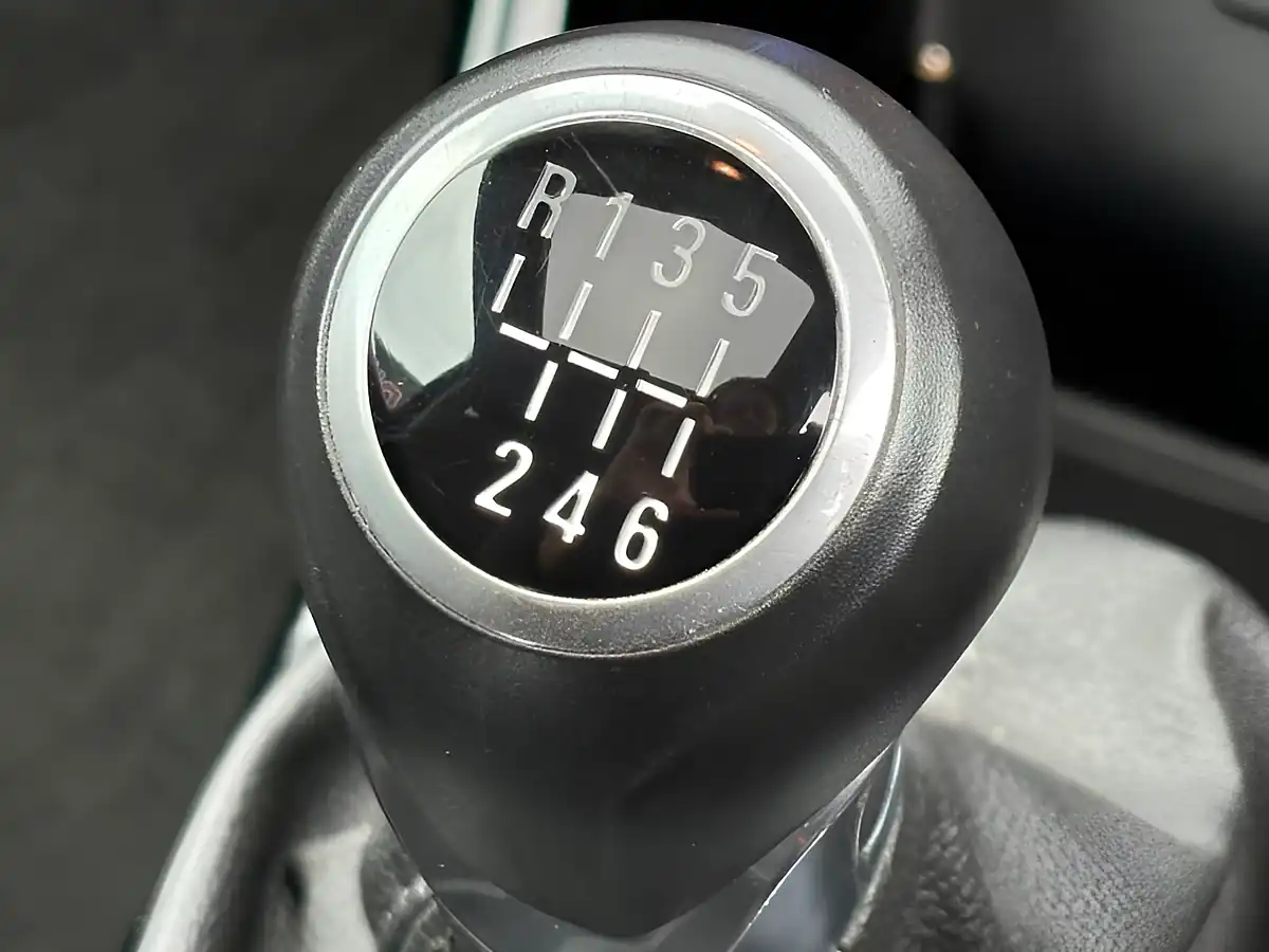 Used 2015 Vauxhall Adam Glam Black - Interior and Exterior details 16