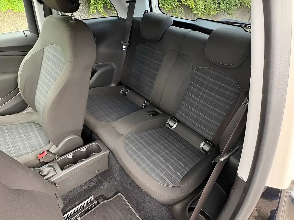 Used 2015 Vauxhall Adam Glam Black - Interior and Exterior details 19