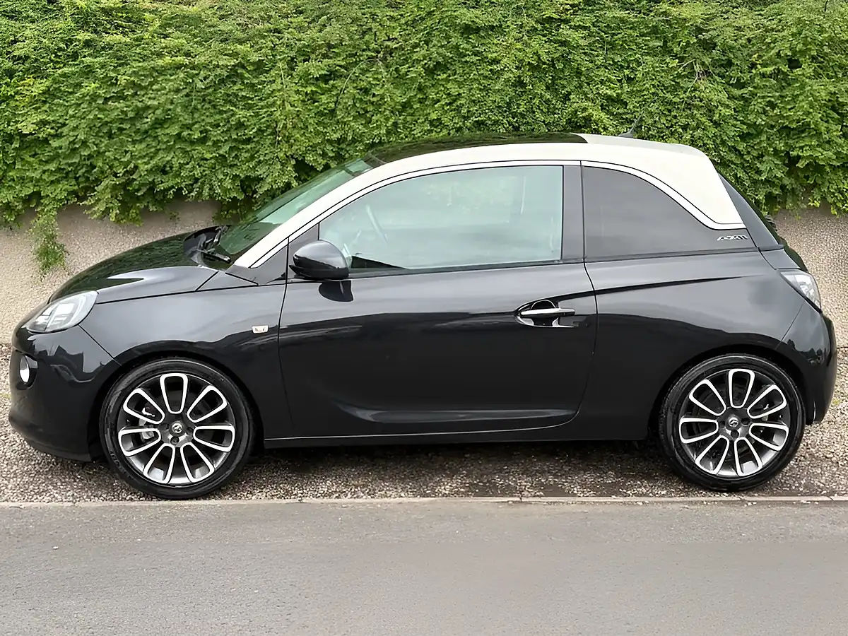 Used 2015 Vauxhall Adam Glam Black - Interior and Exterior details 3