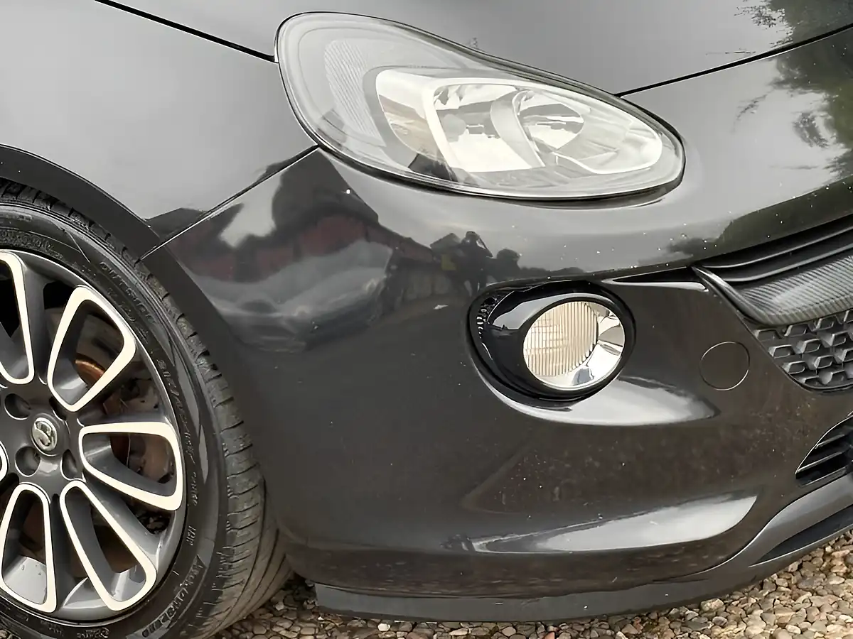 Used 2015 Vauxhall Adam Glam Black - Interior and Exterior details 6