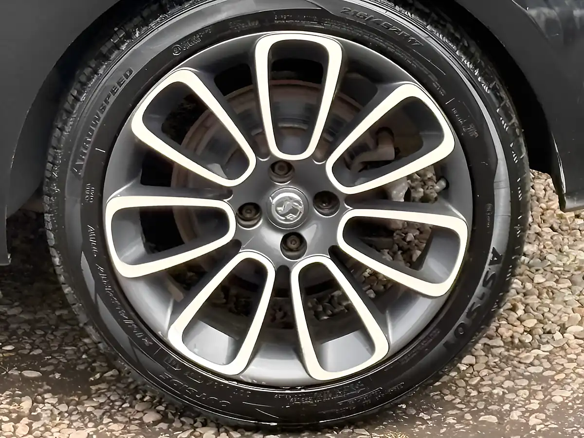 Used 2015 Vauxhall Adam Glam Black - Interior and Exterior details 2