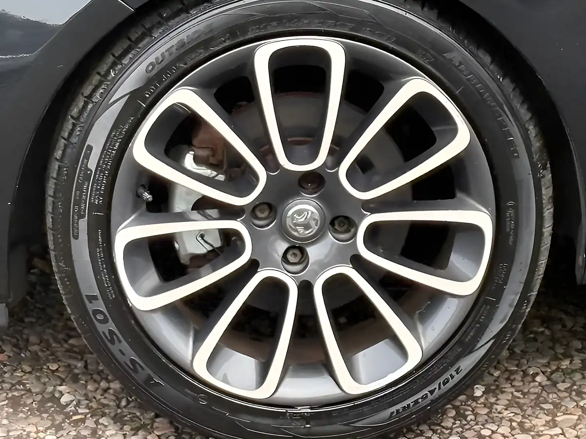 Used 2015 Vauxhall Adam Glam Black - Interior and Exterior details 3