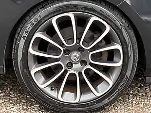 Used 2015 Vauxhall Adam Glam Black - Interior and Exterior details 5