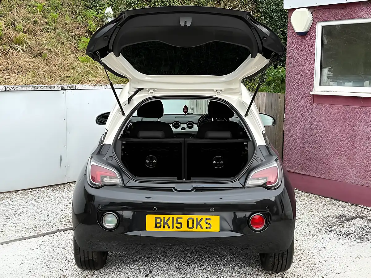 Used 2015 Vauxhall Adam Glam Black - Interior and Exterior details 8