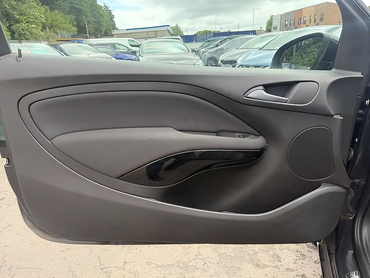 Used 2015 Vauxhall Adam Glam Black - Interior and Exterior details 13