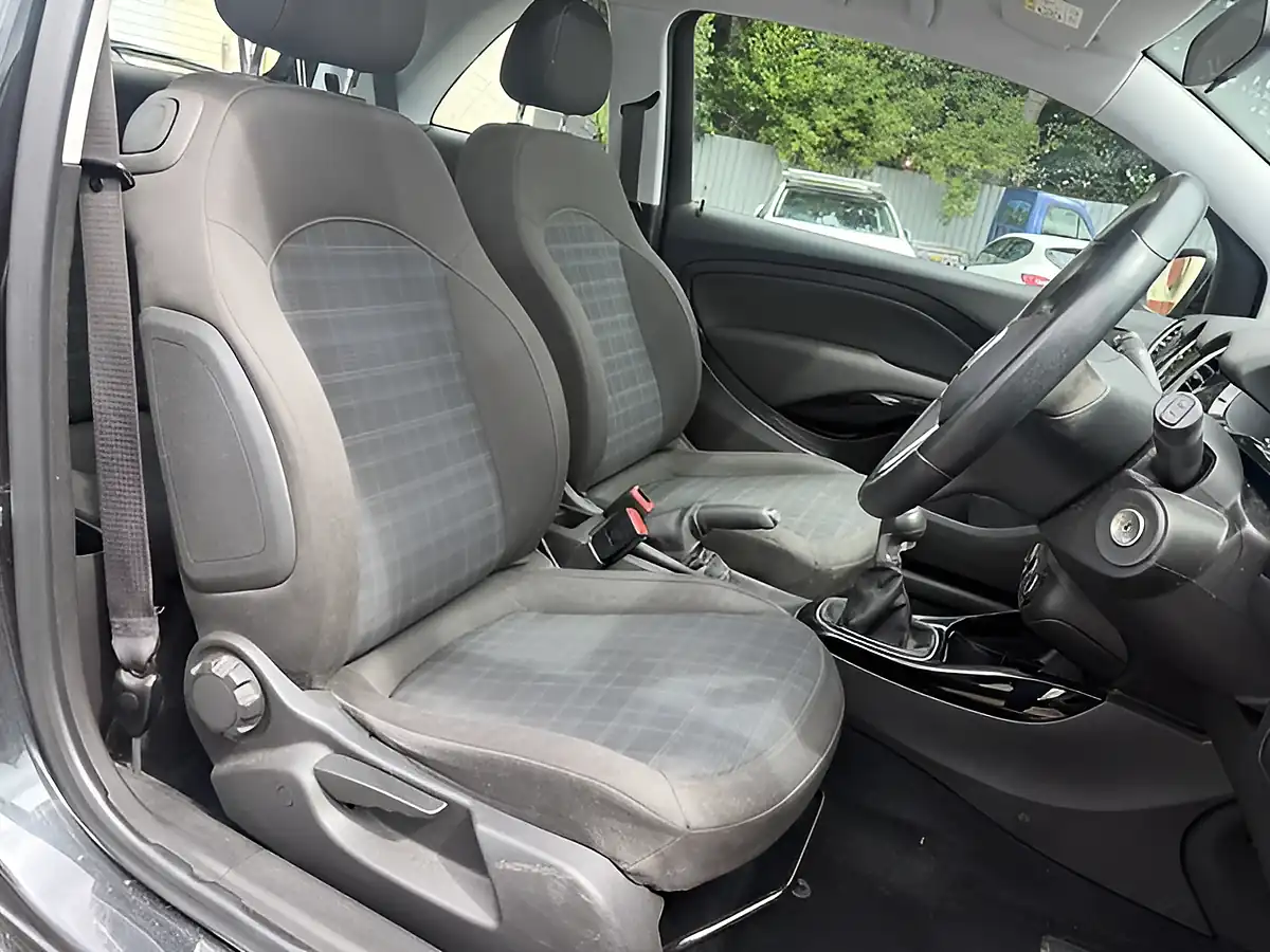 Used 2015 Vauxhall Adam Glam Black - Interior and Exterior details 15