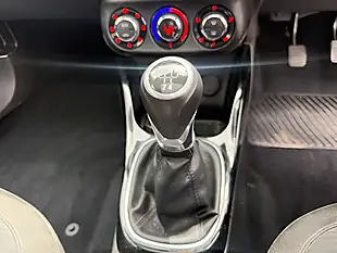 Used 2015 Vauxhall Adam Glam Black - Interior and Exterior details 16