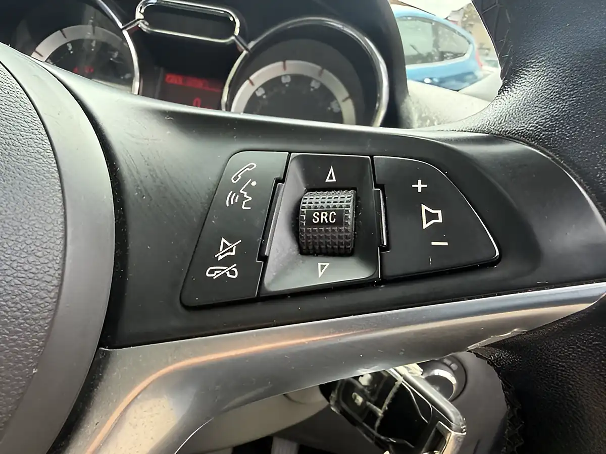 Used 2015 Vauxhall Adam Glam Black - Interior and Exterior details 19