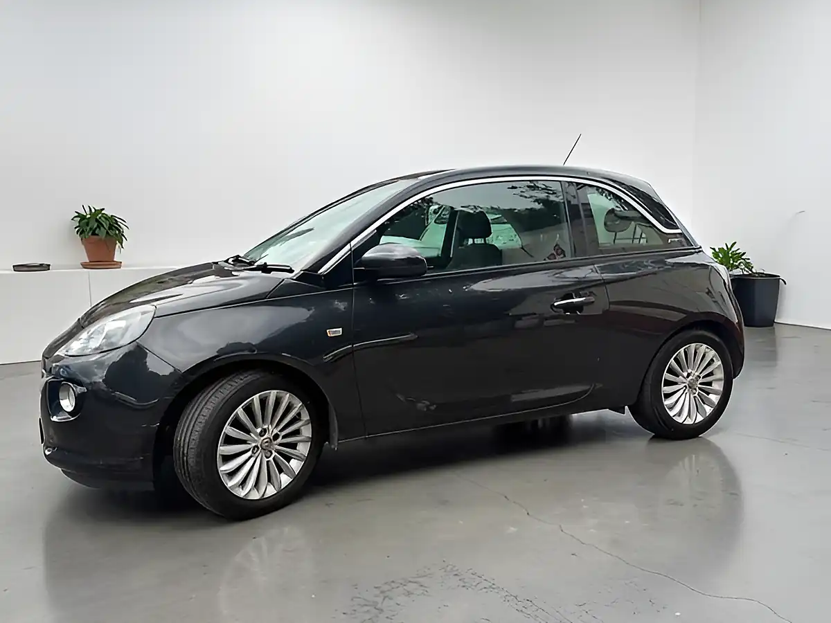 Used 2015 Vauxhall Adam Glam Black - Interior and Exterior details 3