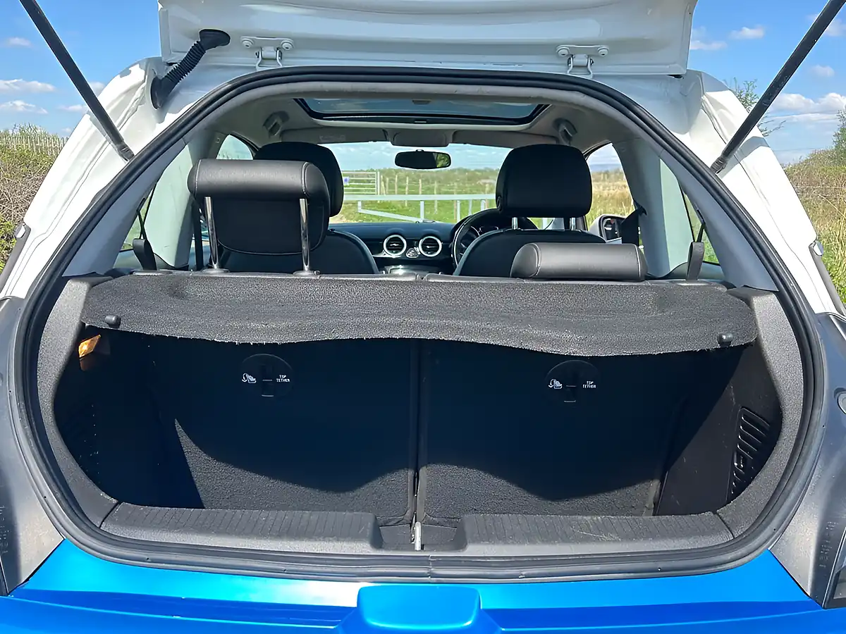 Used 2015 Vauxhall Adam Glam Blue - Interior and Exterior details 13