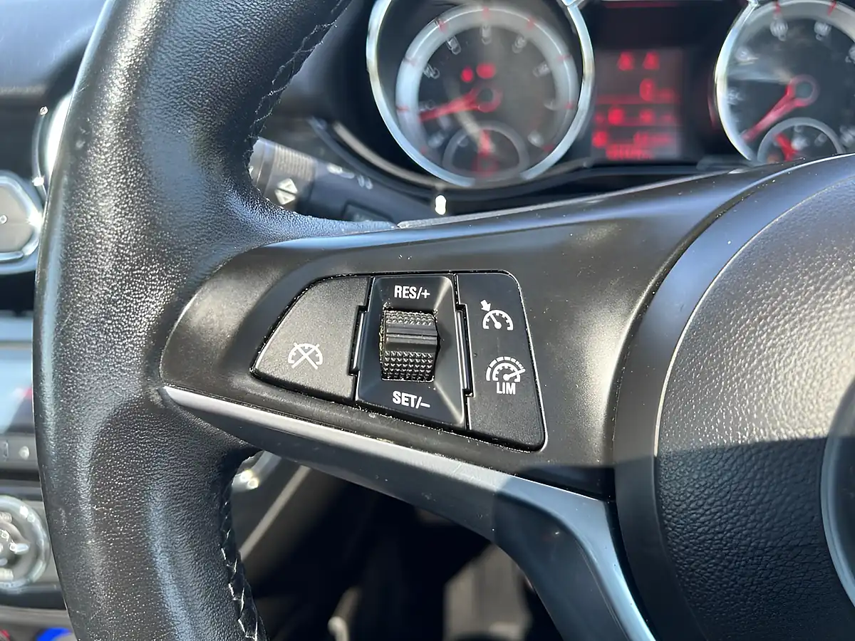 Used 2015 Vauxhall Adam Glam Blue - Interior and Exterior details 17