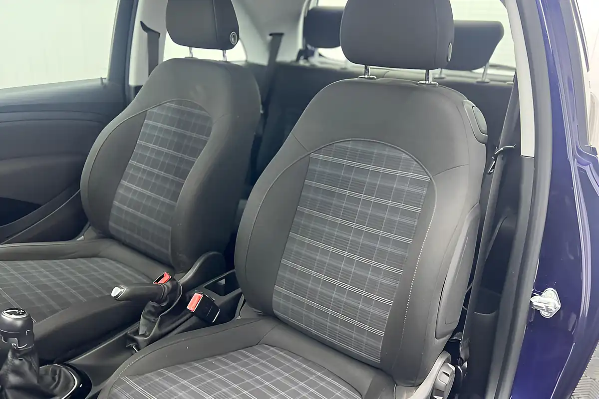 Used 2015 Vauxhall Adam Glam Blue - Interior and Exterior details 13