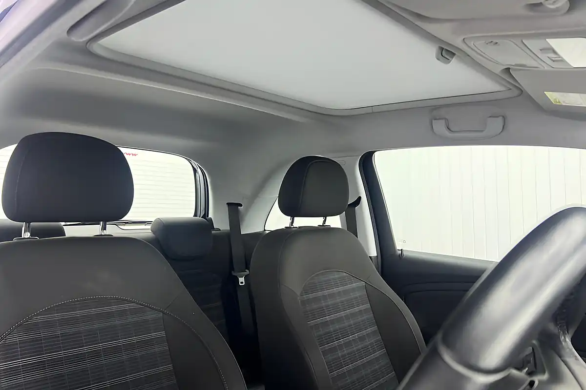 Used 2015 Vauxhall Adam Glam Blue - Interior and Exterior details 14