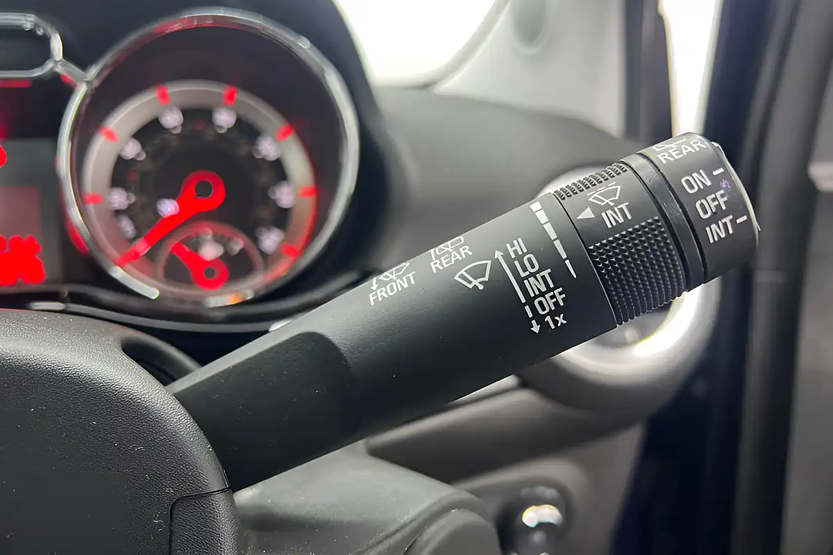Used 2015 Vauxhall Adam Glam Blue - Interior and Exterior details 17