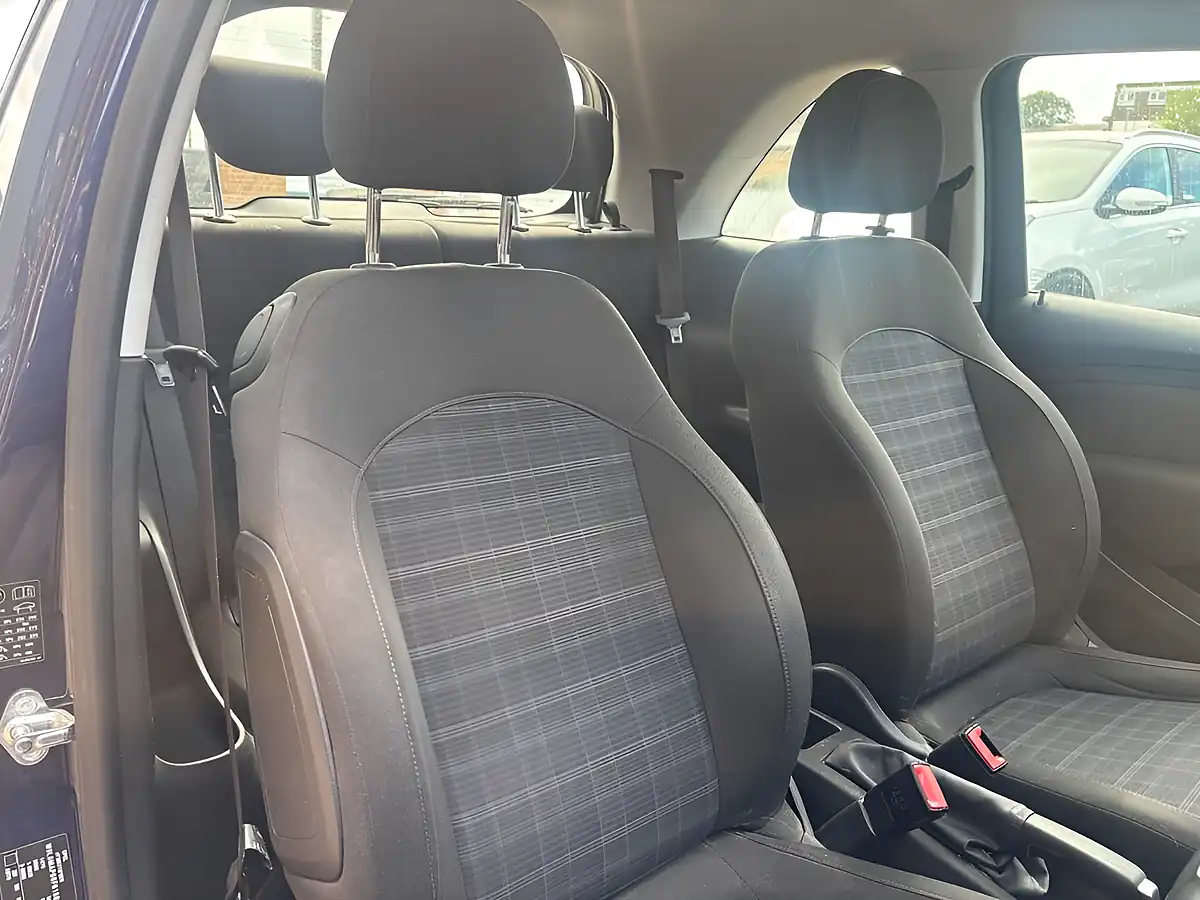 Used 2015 Vauxhall Adam Glam Blue - Interior and Exterior details 11