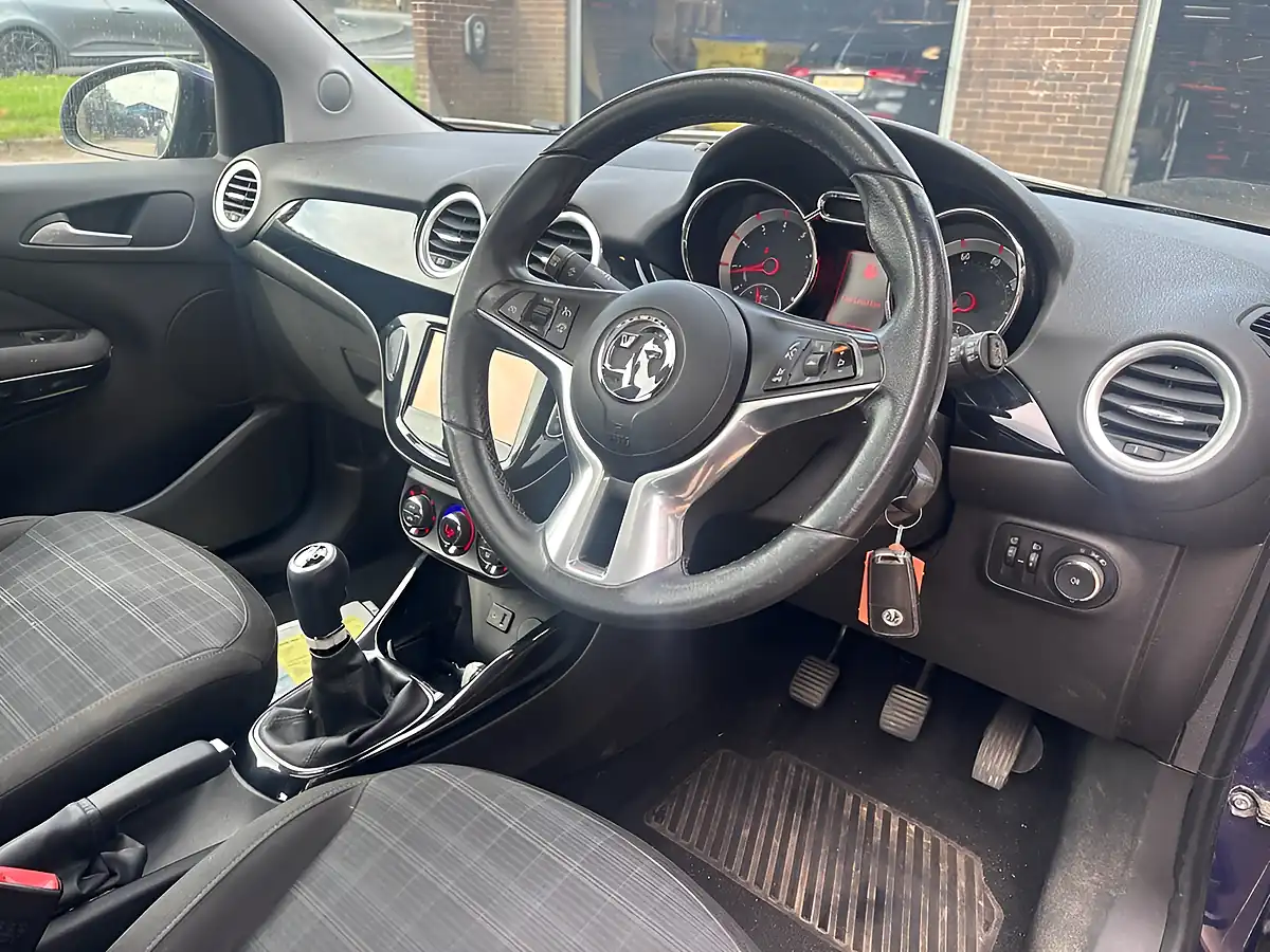 Used 2015 Vauxhall Adam Glam Blue - Interior and Exterior details 9