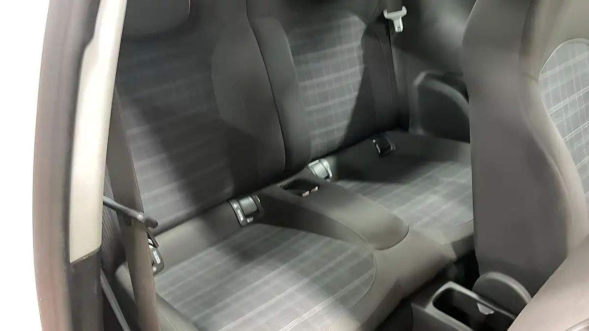 Used 2015 Vauxhall Adam Glam White - Interior and Exterior details 10