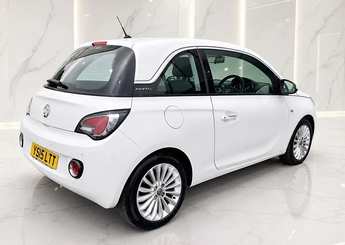 Used 2015 Vauxhall Adam Glam White - Interior and Exterior details 4