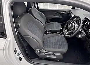 Used 2015 Vauxhall Adam Glam White - Interior and Exterior details 7