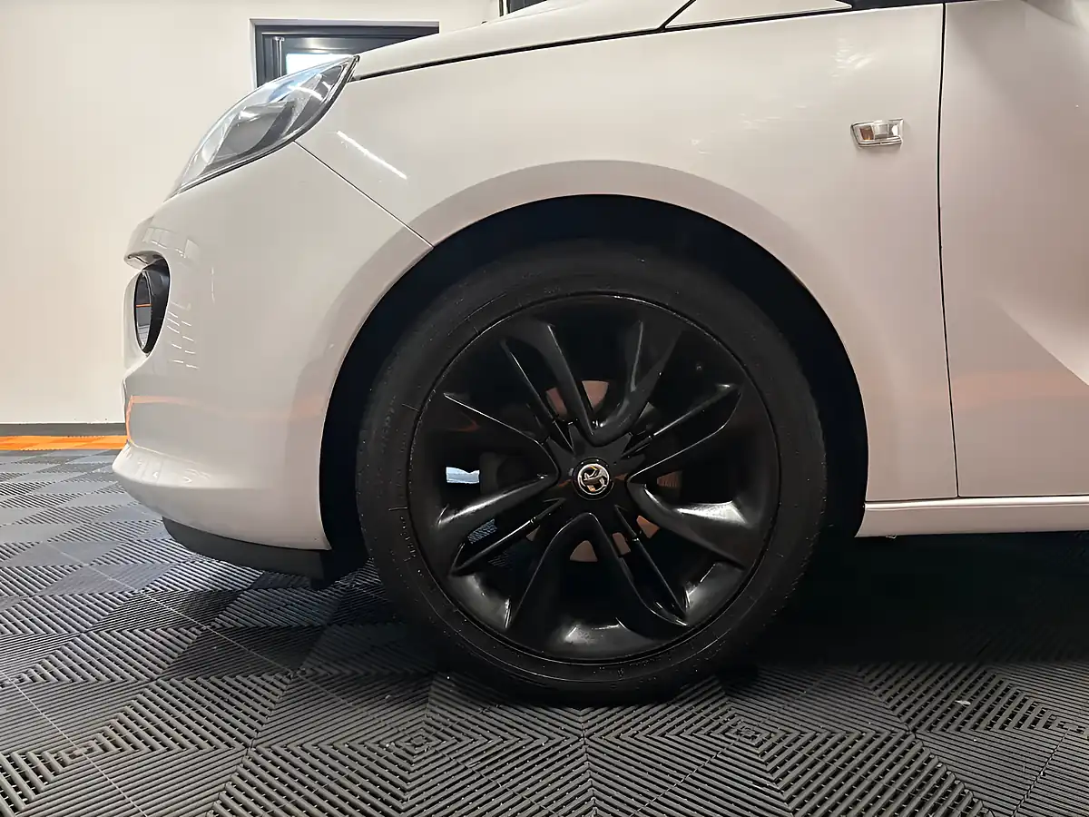 Used 2015 Vauxhall Adam Glam White - Interior and Exterior details 11
