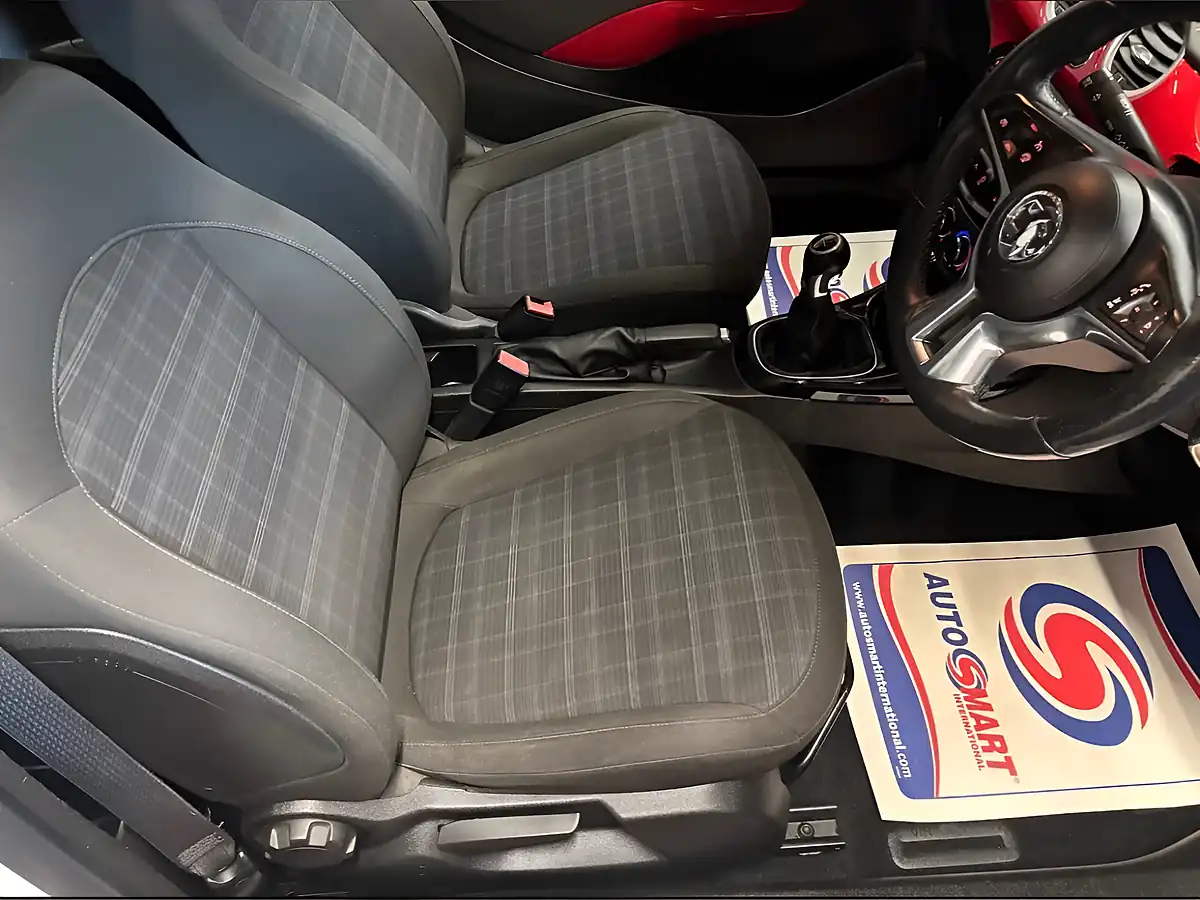 Used 2015 Vauxhall Adam Glam White - Interior and Exterior details 14