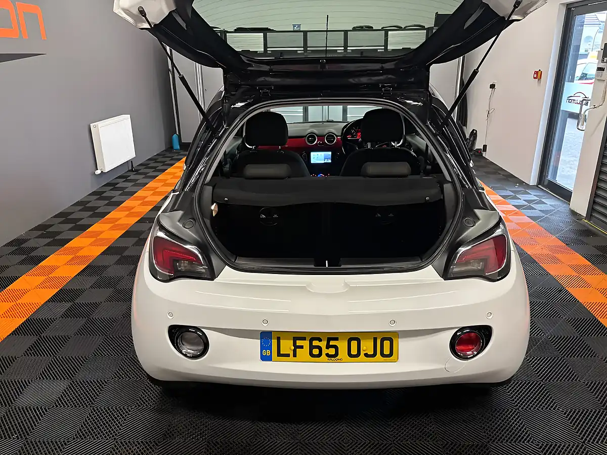 Used 2015 Vauxhall Adam Glam White - Interior and Exterior details 17