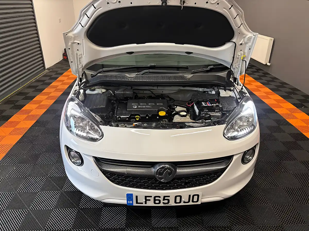 Used 2015 Vauxhall Adam Glam White - Interior and Exterior details 19