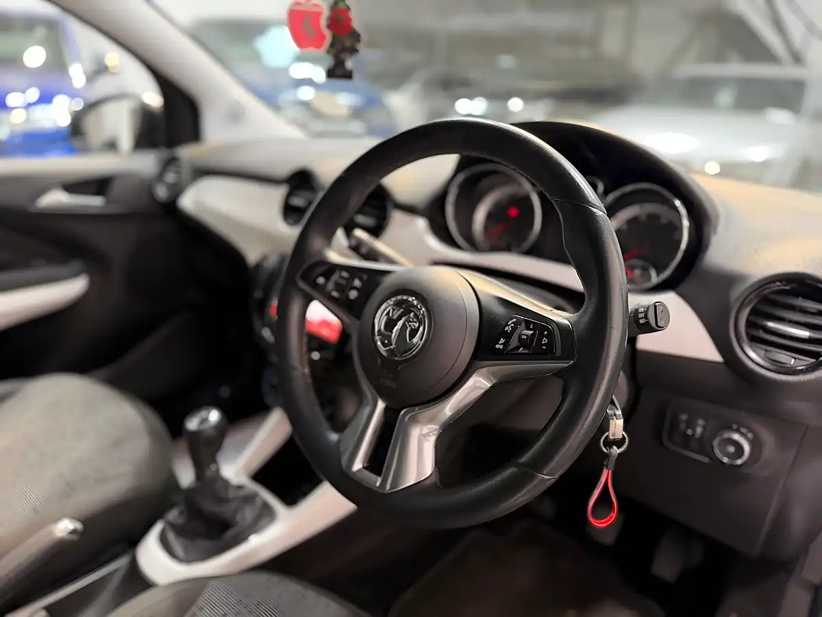 Used 2015 Vauxhall Adam Jam White - Interior and Exterior details 11