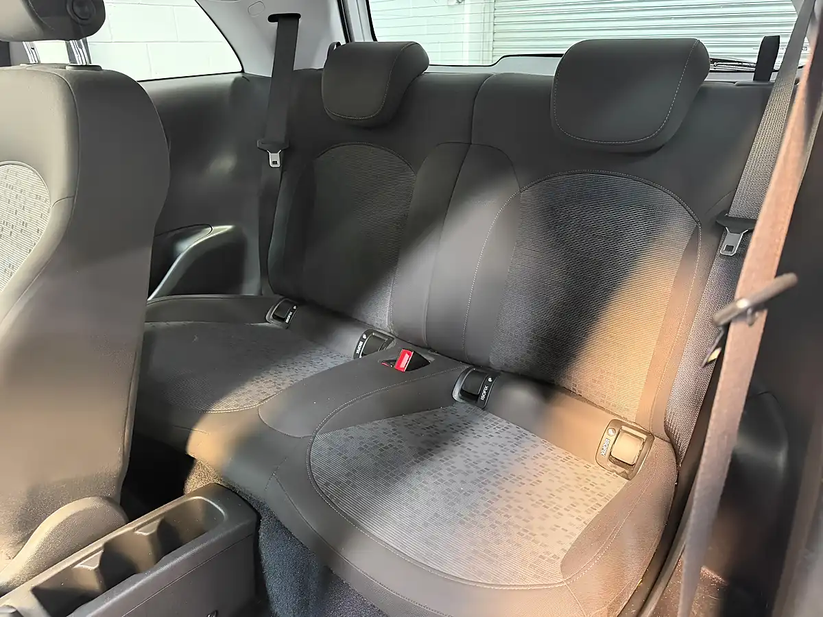 Used 2015 Vauxhall Adam Jam White - Interior and Exterior details 15