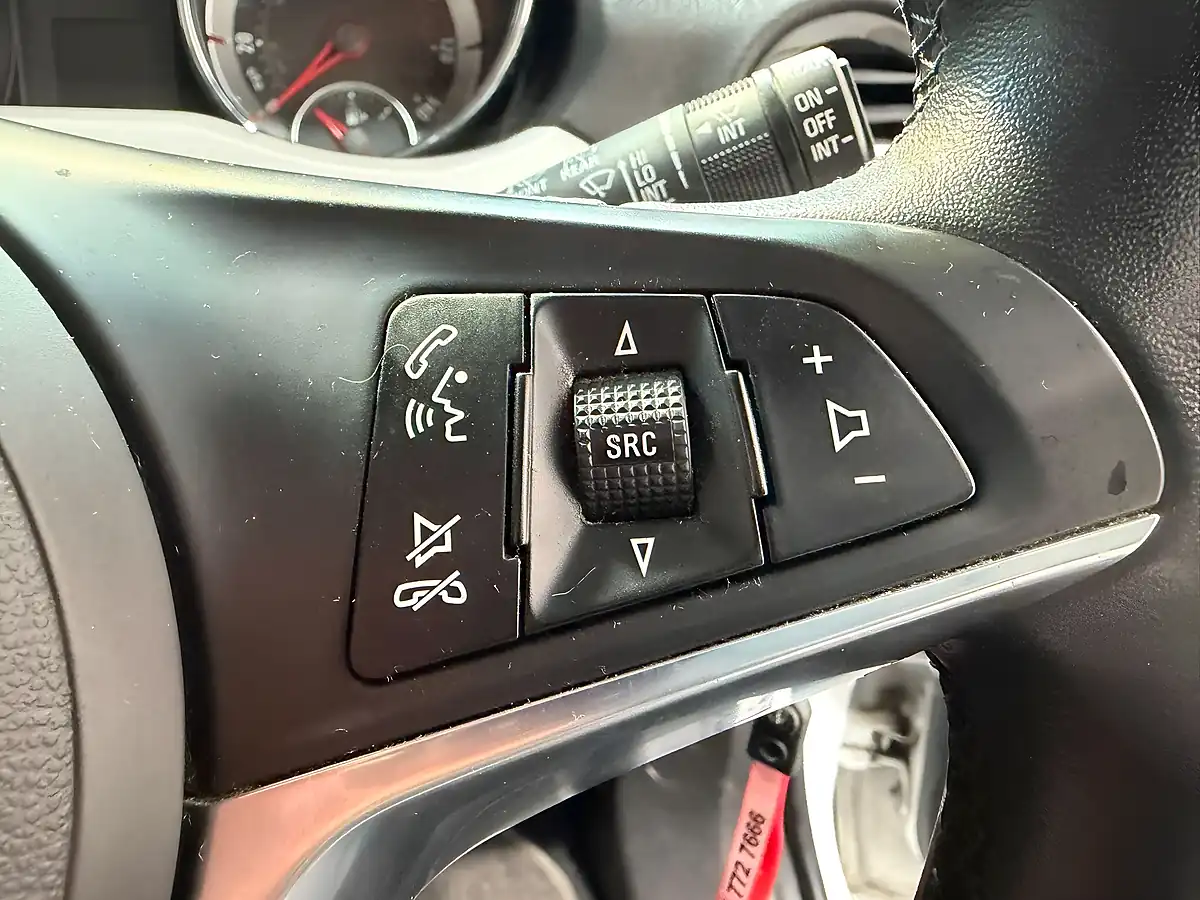 Used 2015 Vauxhall Adam Jam White - Interior and Exterior details 16
