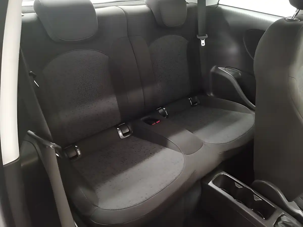 Used 2015 Vauxhall Adam Jam White - Interior and Exterior details 10