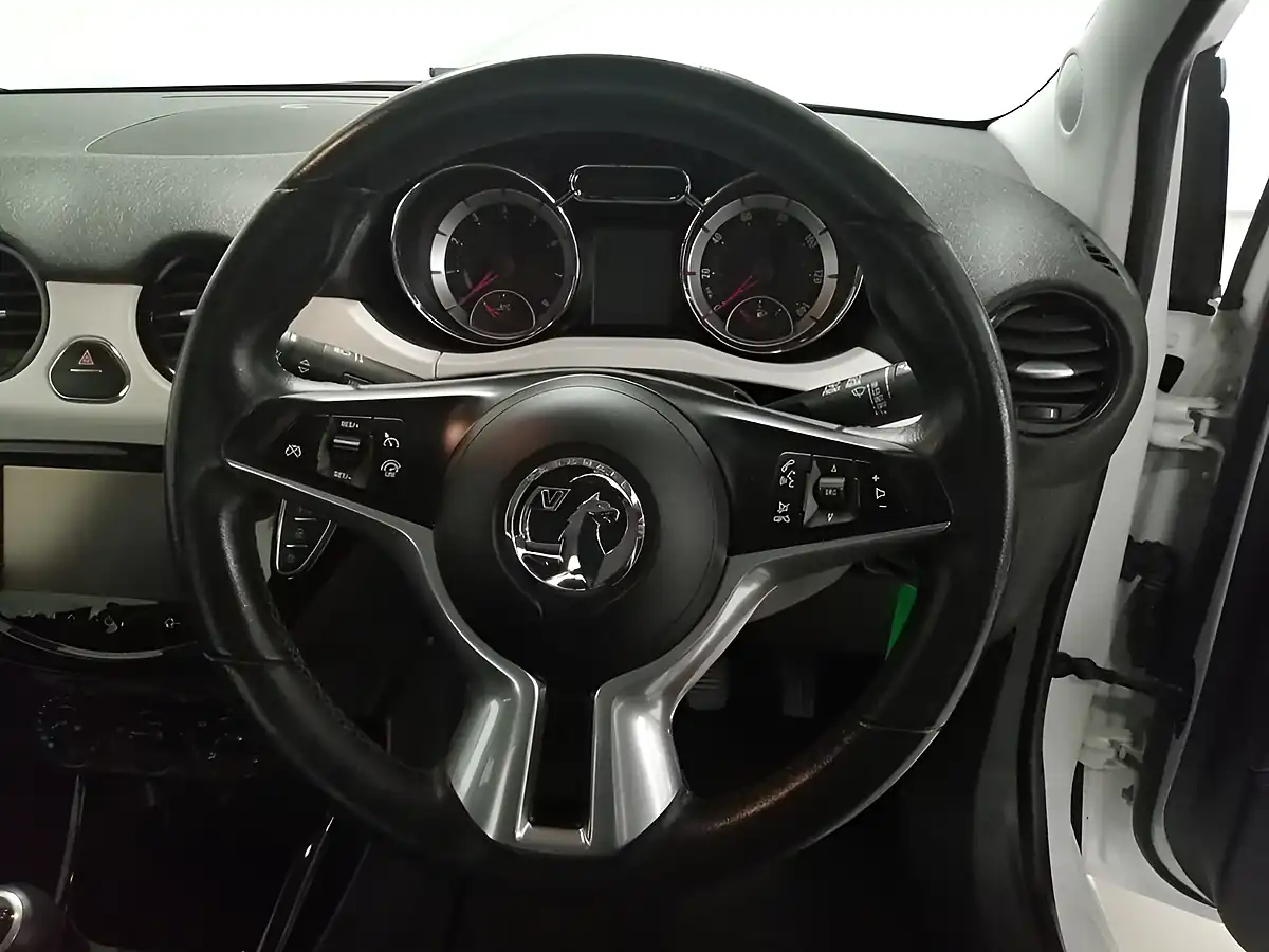 Used 2015 Vauxhall Adam Jam White - Interior and Exterior details 7